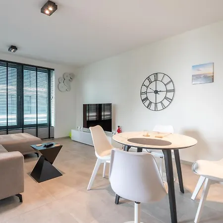 Marvelous And Luxurious With Parking Oostende